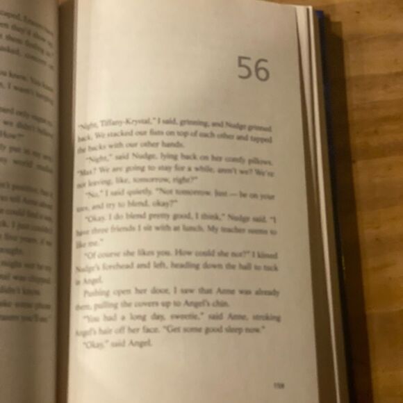 James Patterson
School's Out - Forever (Maximum Ride, Book 2) - Picture 5 of 10